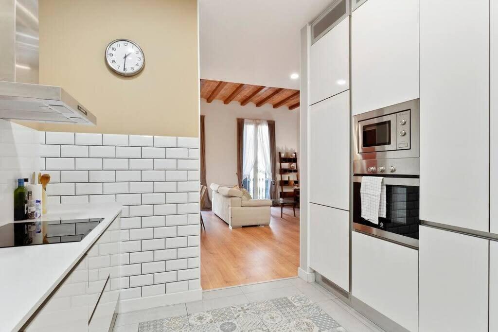 Arc De Triomf Luxury Modern 2-bedroom 2-bathroom * Barcelone